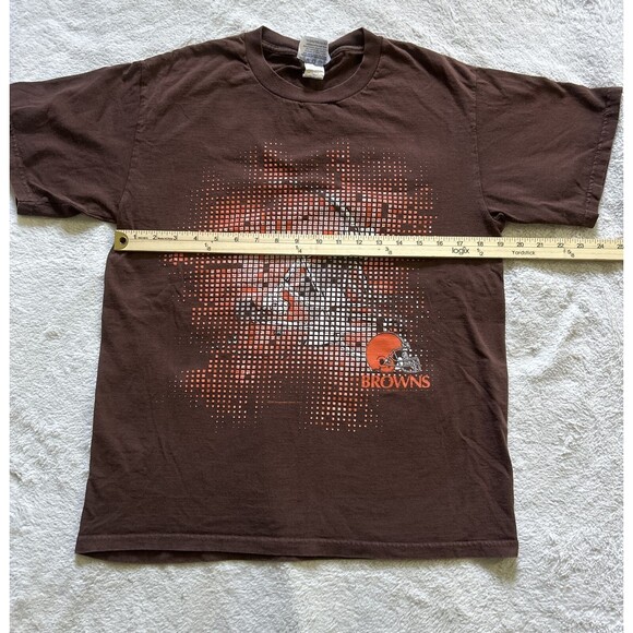 Vintage Y2K Cleveland Brown Pixel Helmet Graphic T-shirt Size Medium - Picture 6 of 8
